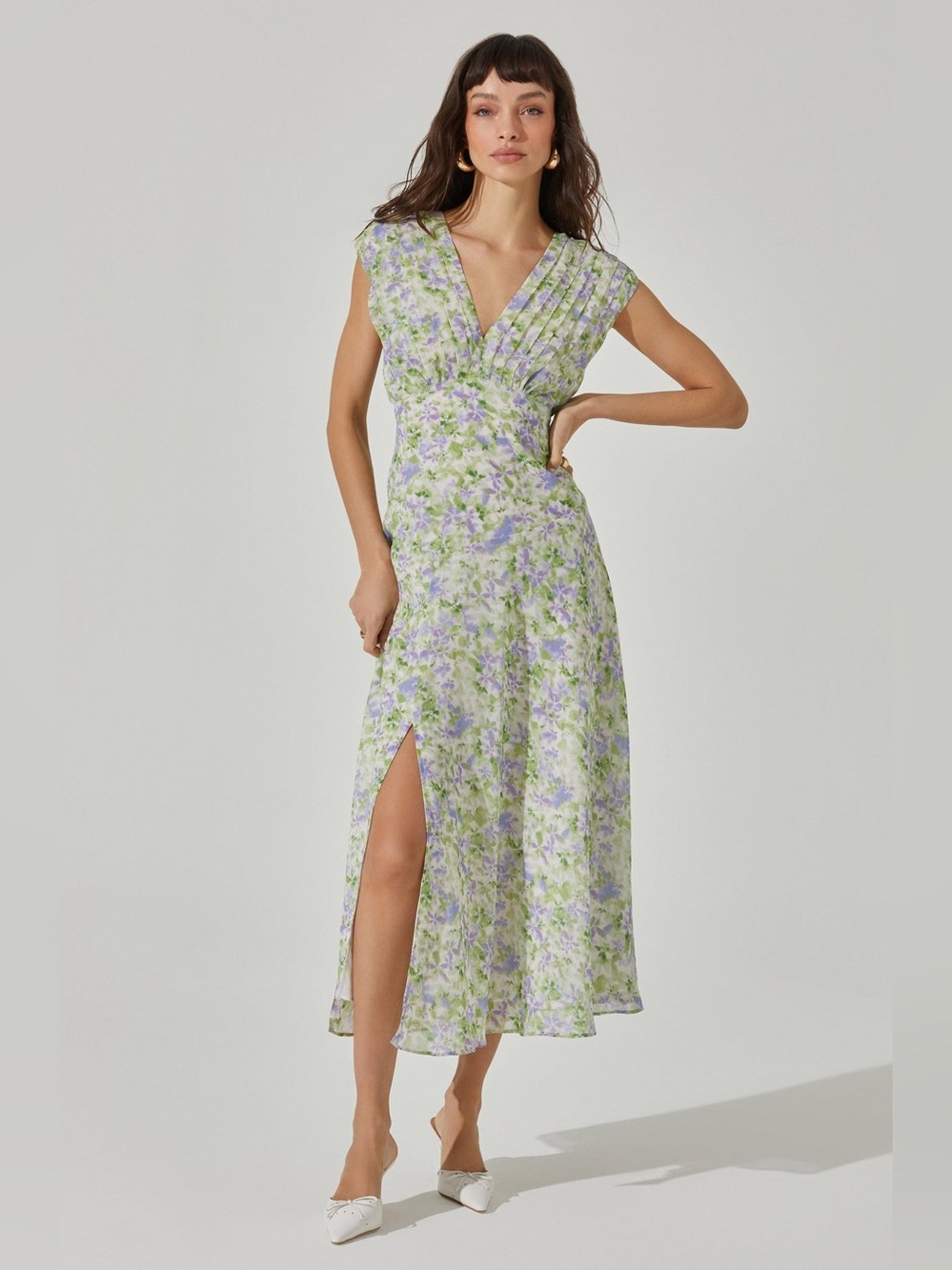 ASTR The Label V-Neck Pleated Floral Midi Dress Size Small New